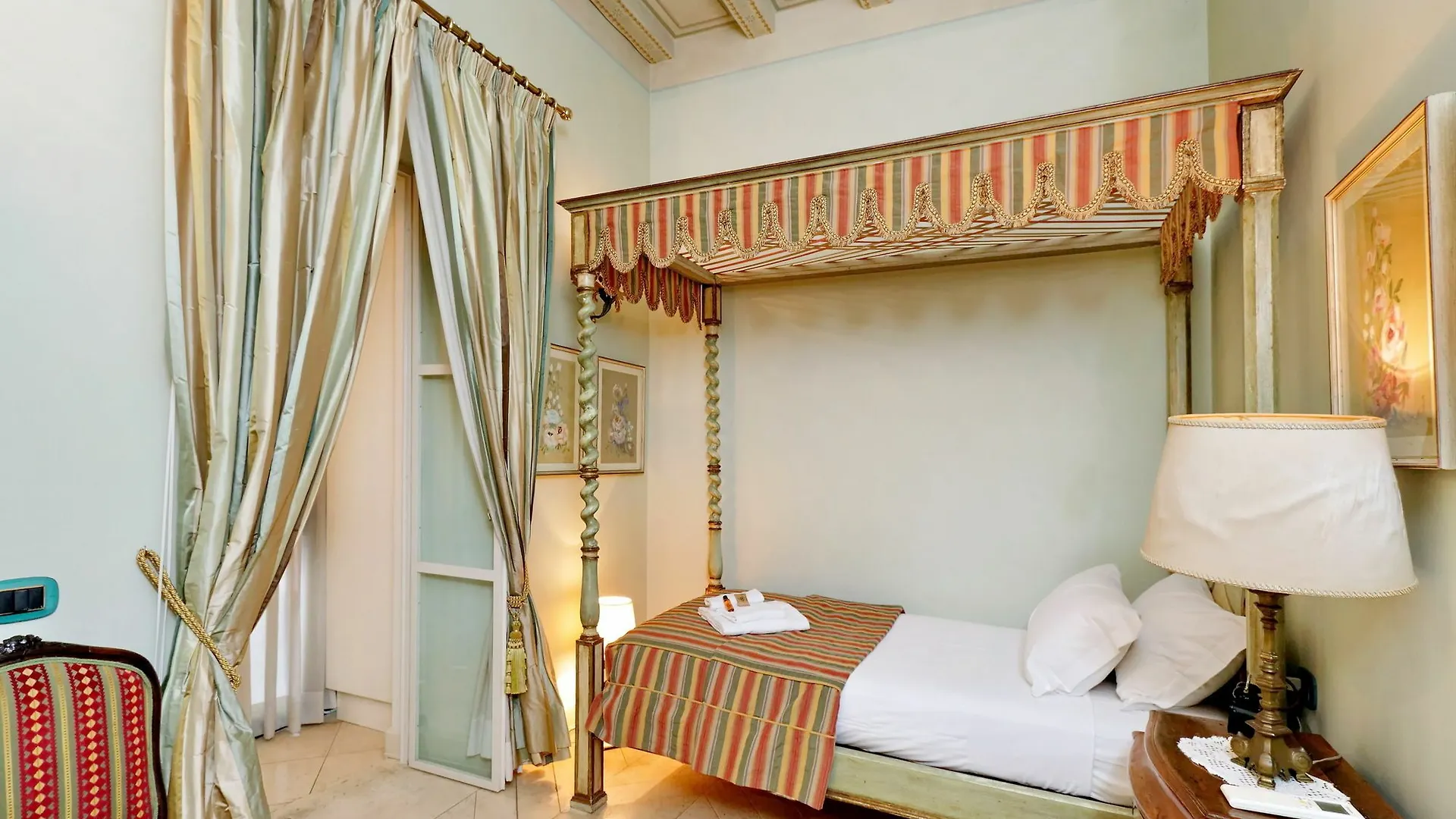 Rome Unique Spanish Steps Apartments