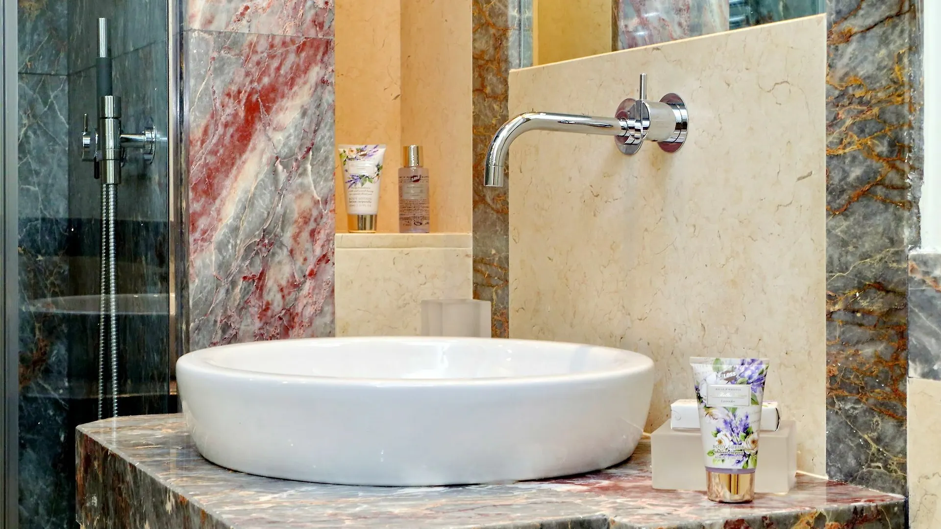 Rome Unique Spanish Steps Apartments