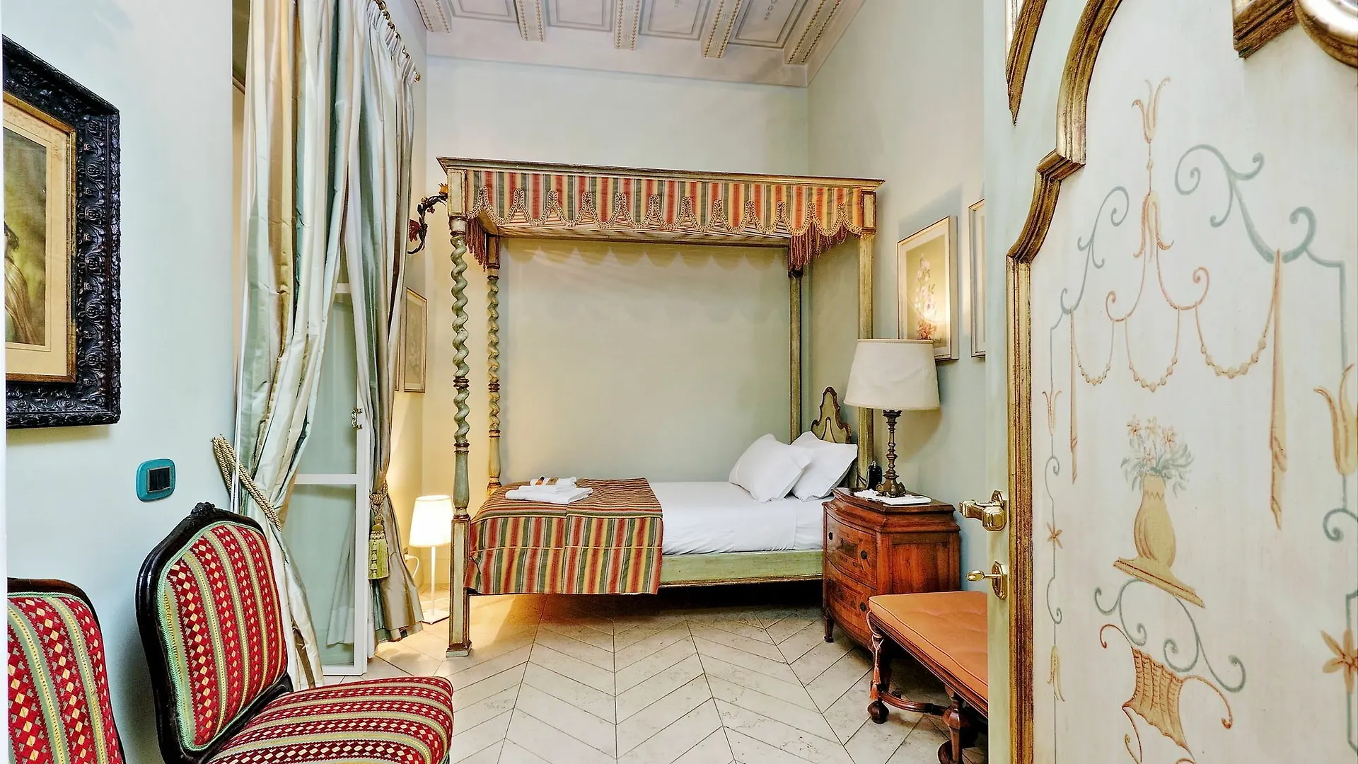 Rome Unique Spanish Steps Apartments